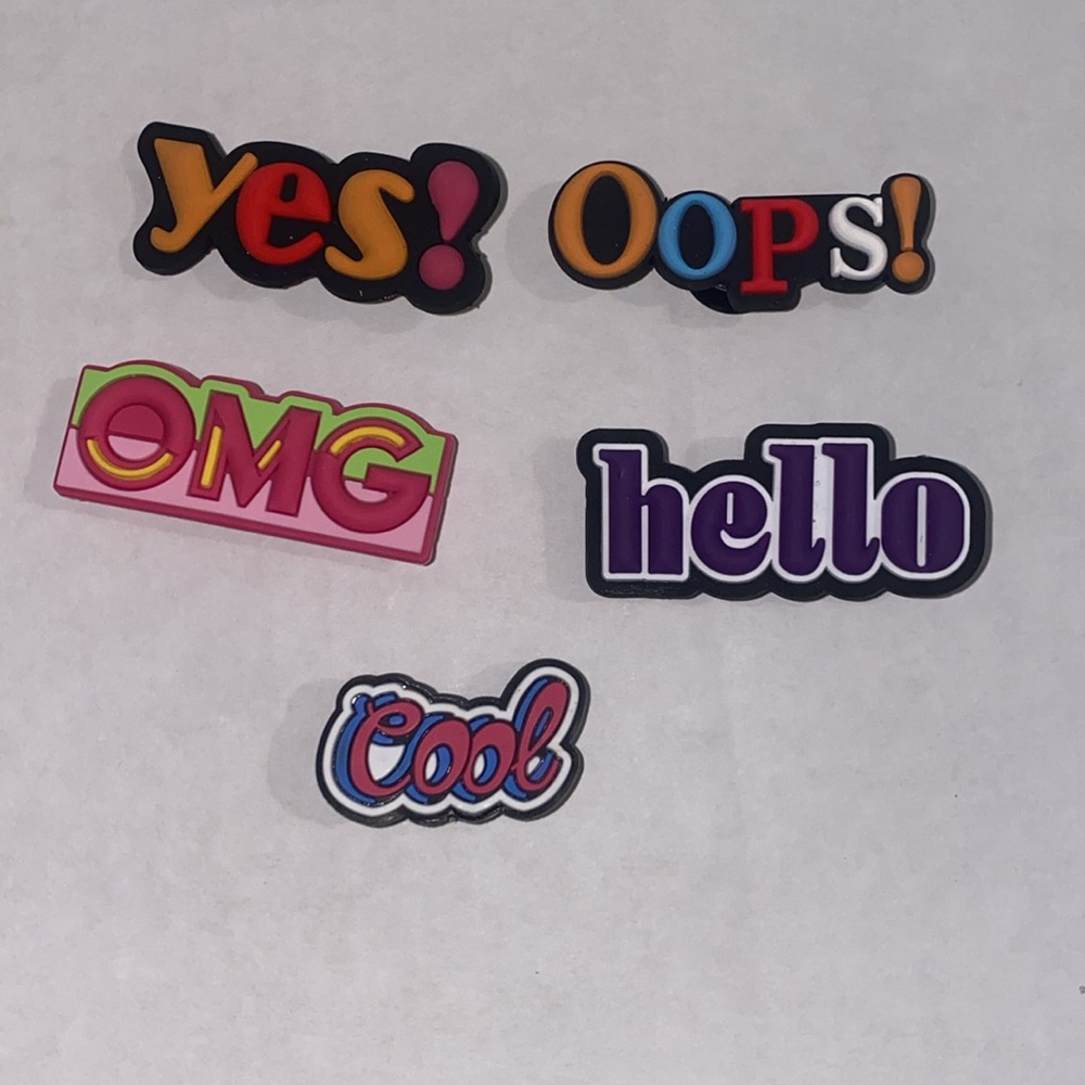 Croc Jibbitz Charms Set of 5 Word Jibbitz Excellent Condition
Shoe accessories